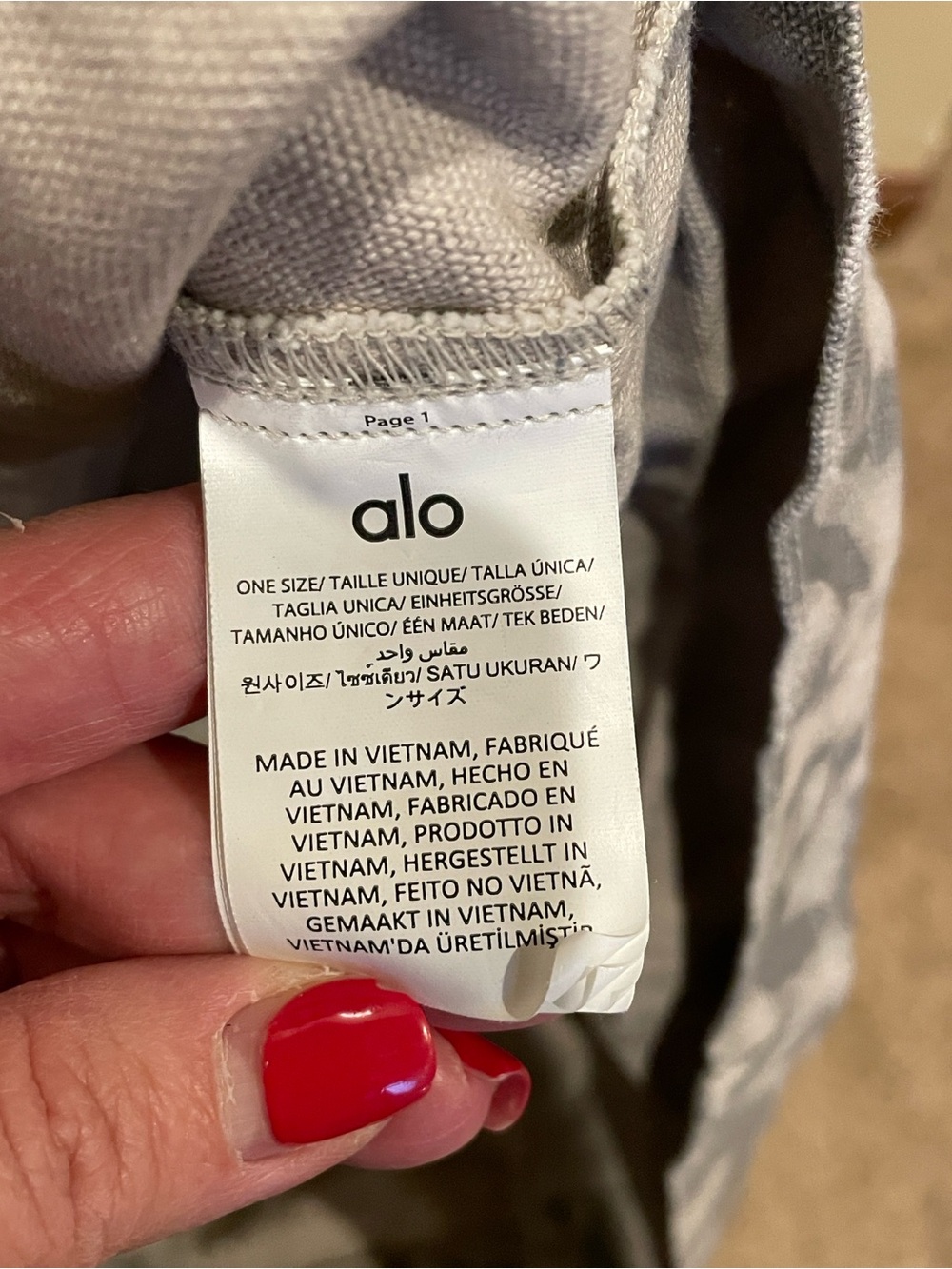 ALO Yoga Tie Dye Gray Shopper Oversized Beach Tote Bag Gray & Black - Picture 9 of 9